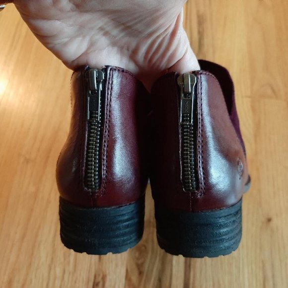 EUC Burgundy Born ankle boots 8.5M - Picture 2 of 5